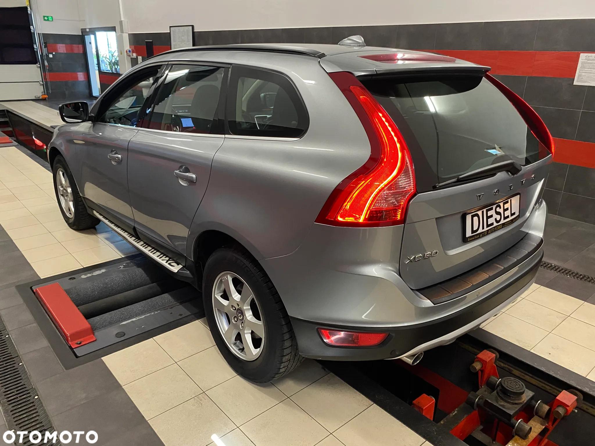 Volvo XC 60 D5 AWD Summum - 11