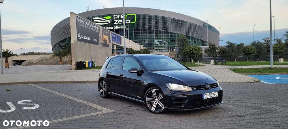 Volkswagen Golf - 1