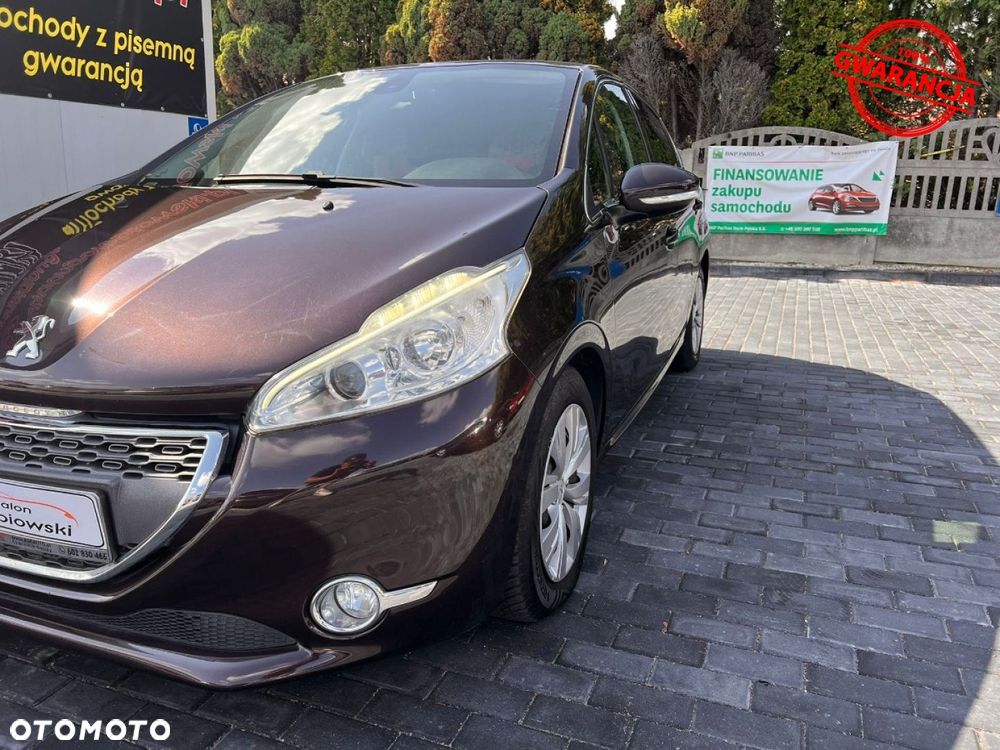 Peugeot 208 - 40