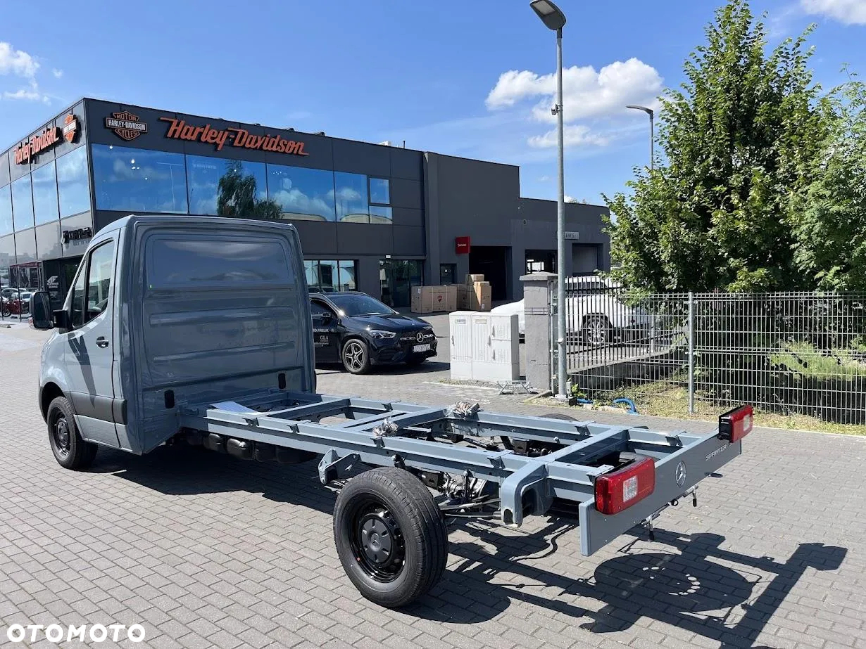 Mercedes-Benz Sprinter - 5
