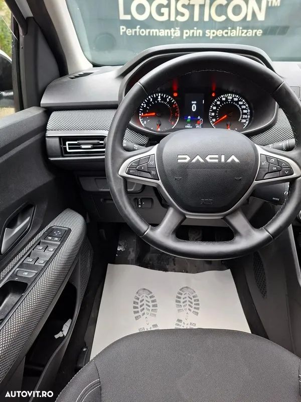 Dacia Logan TCe 90 Essential - 5