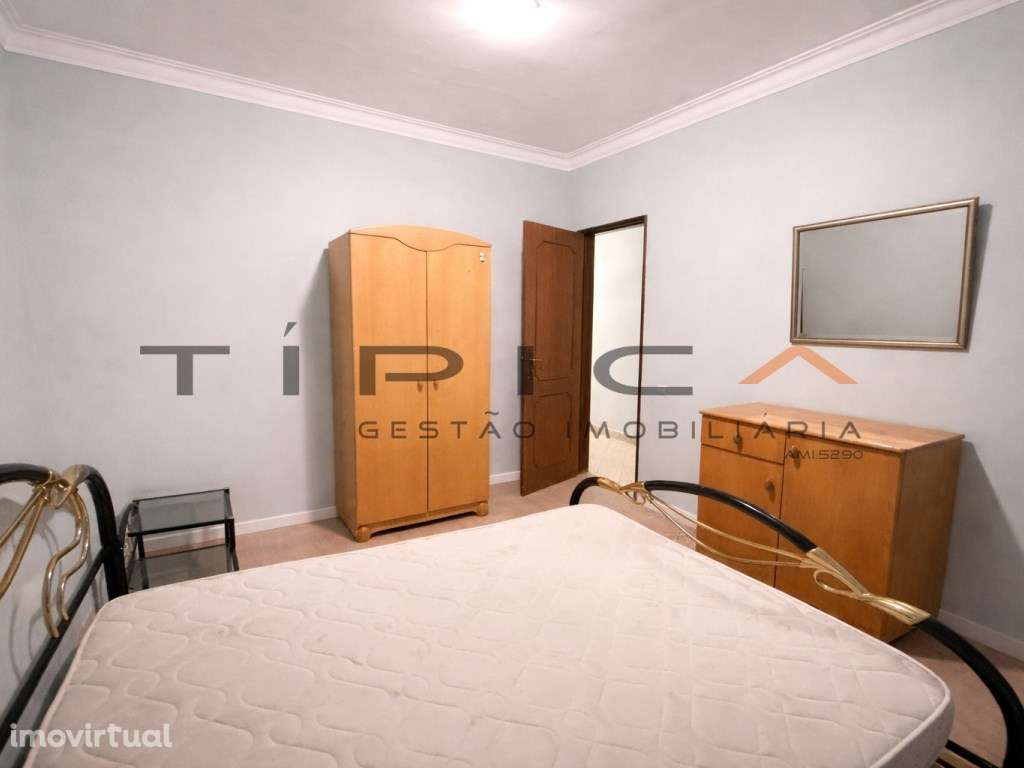 Quarto no centro de Alverca com terraço privado - Grande imagem: 3/5