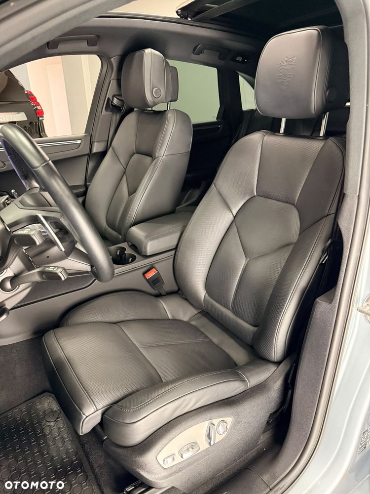Porsche Macan Standard - 8