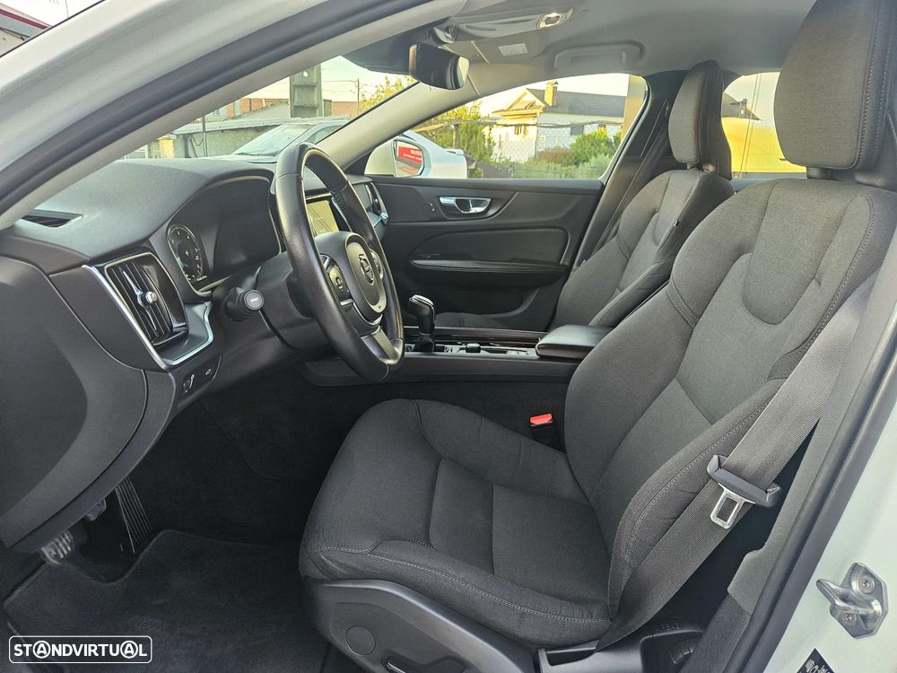Volvo V60 2.0 D3 Momentum - 9