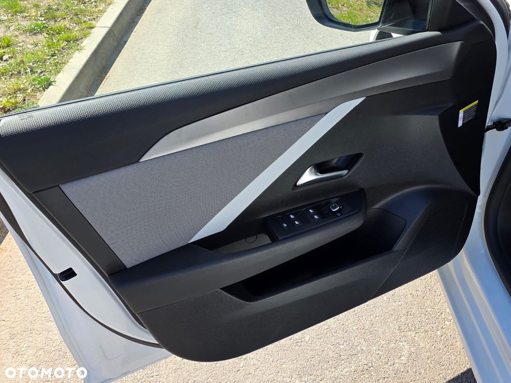 Opel Astra 1.6 T Plug-in Hybrid GSe - 31
