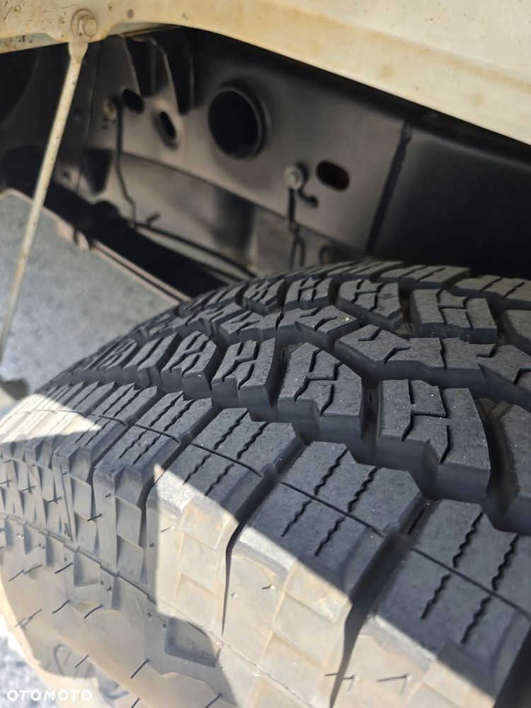 Chevrolet Silverado - 27