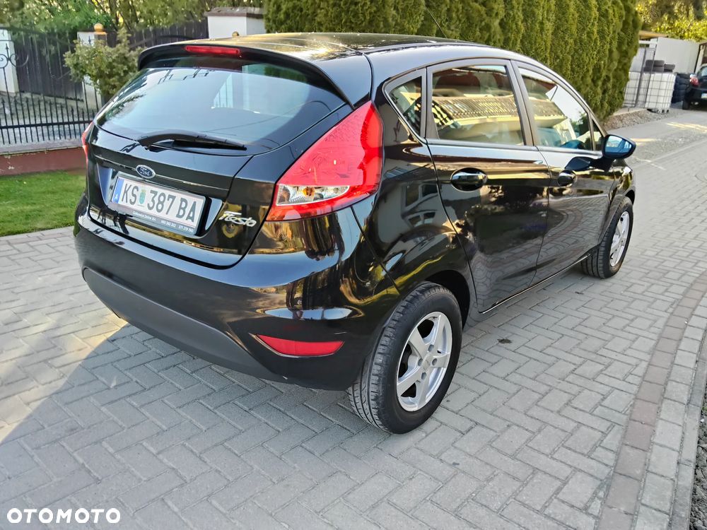 Ford Fiesta 1.25 Ambiente - 11