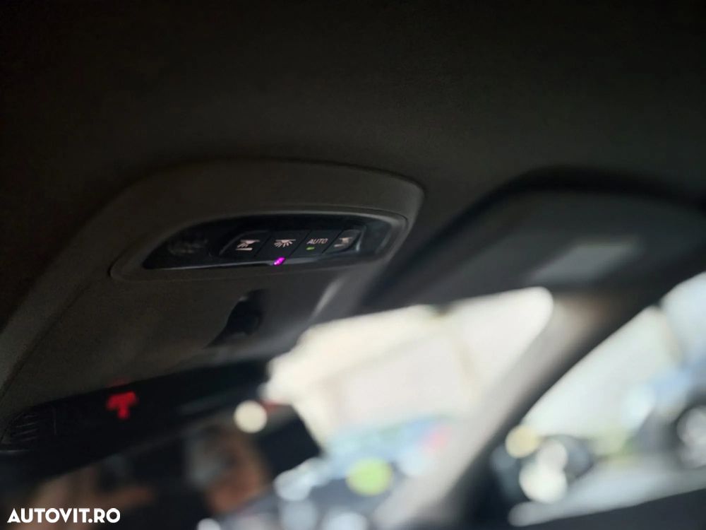 Volvo V40 D2 Aut. Momentum - 17