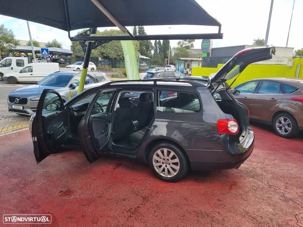 VW Passat Variant 1.6 FSi Trendline - 17