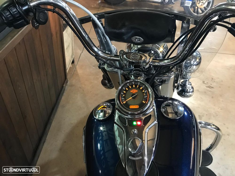 Harley-Davidson Heritage Softail Classic FLSTC 103 - 12