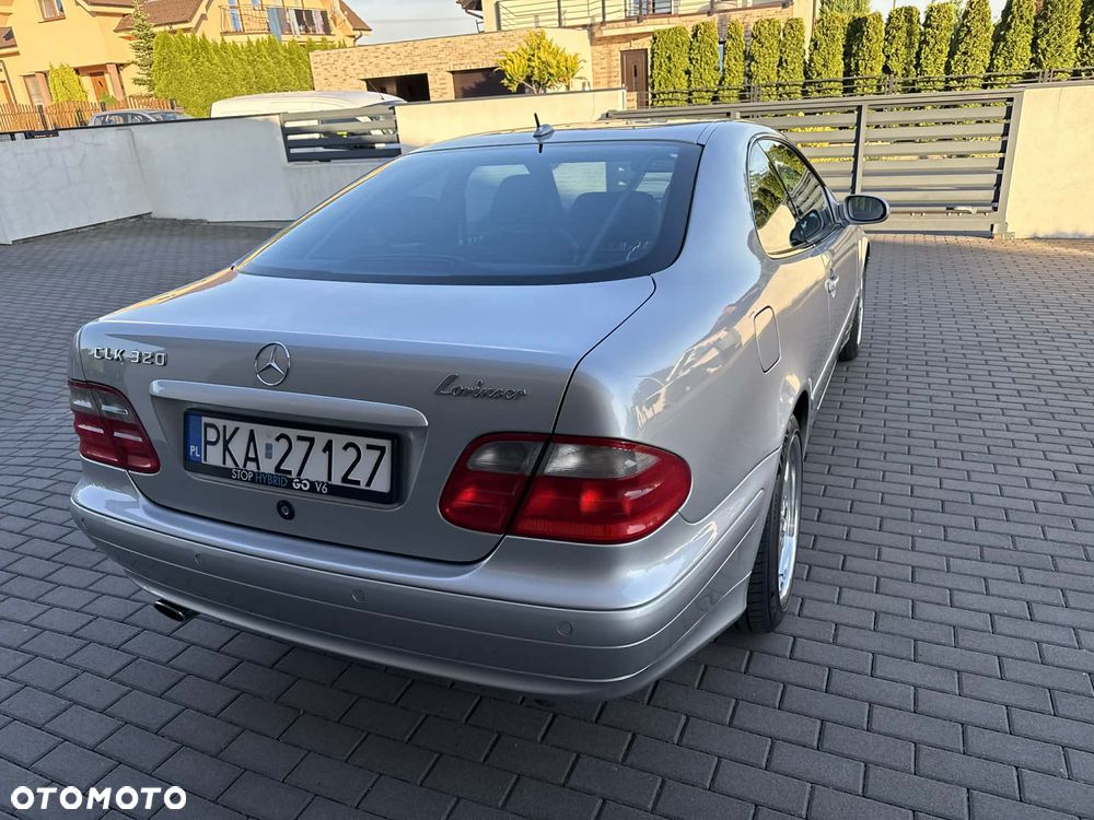 Mercedes-Benz CLK - 8