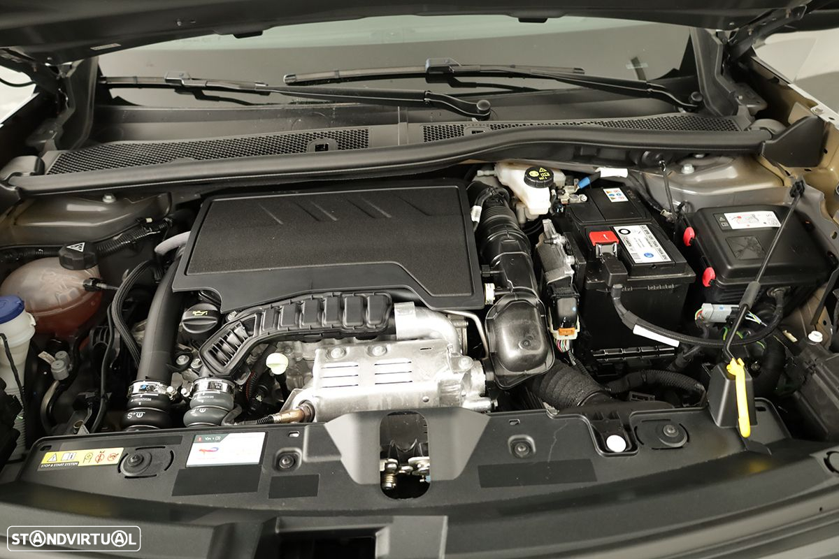 Peugeot 2008 1.2 PureTech Allure - 24