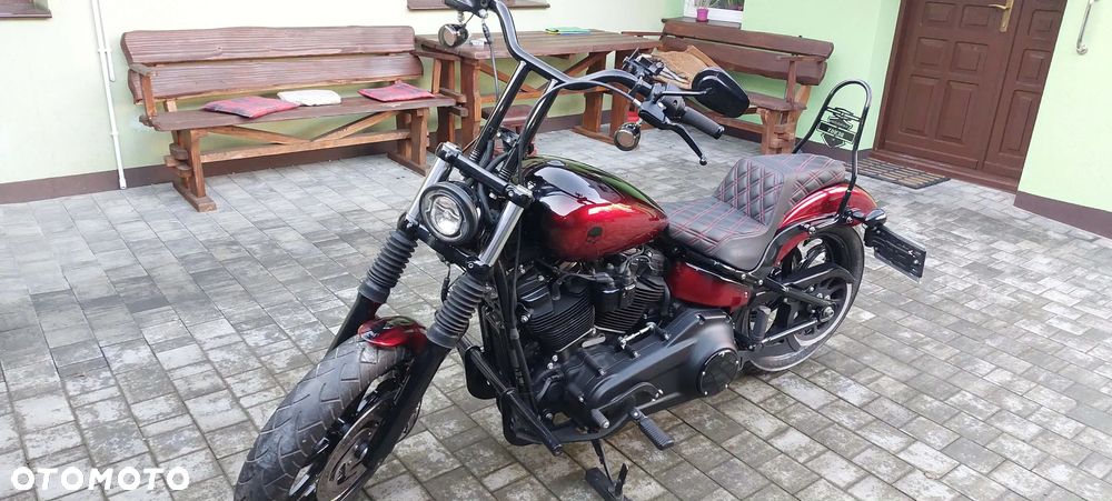 Harley-Davidson Softail Street Bob - 24