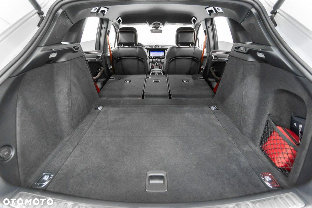 Porsche Macan Standard - 40