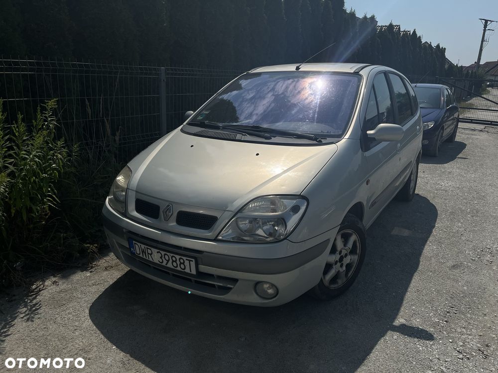 Renault Scenic - 1