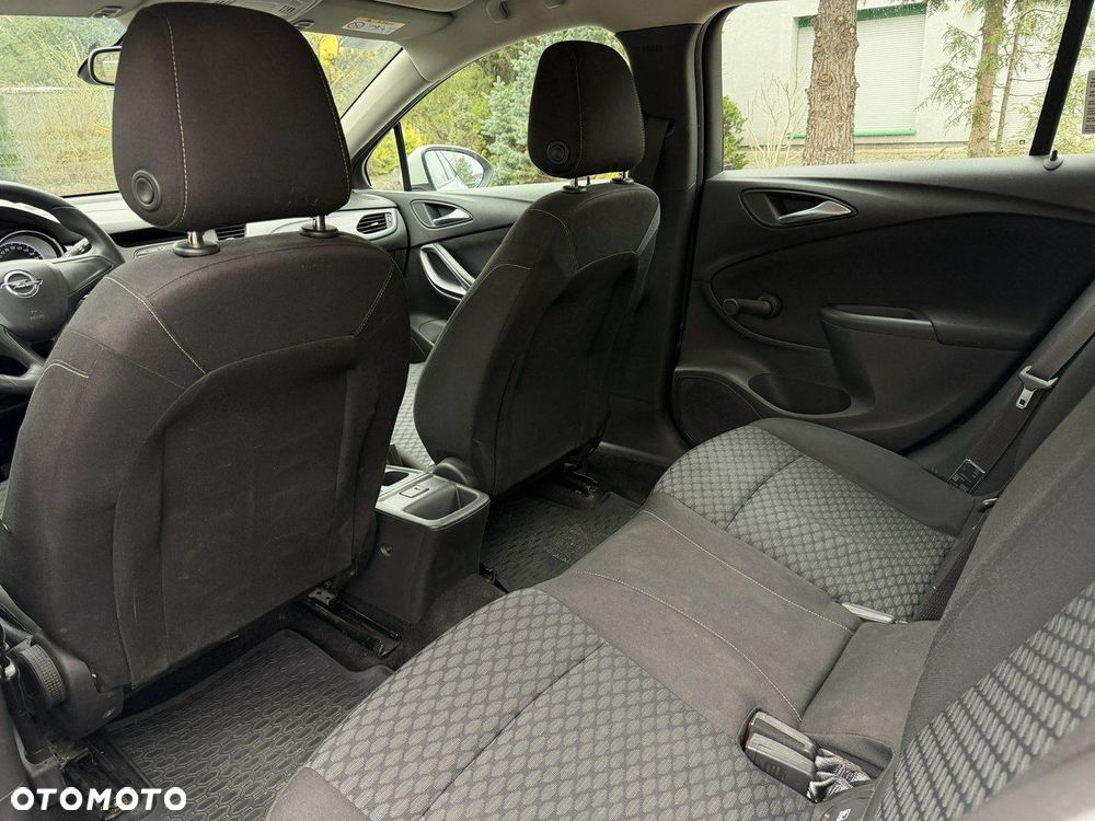 Opel Astra 1.6 CDTI Essentia - 37