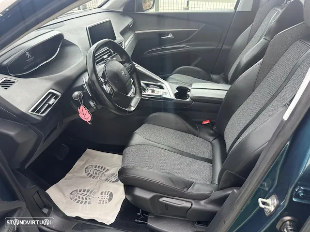 Peugeot 5008 1.5 BlueHDi Allure Pack EAT8 - 11