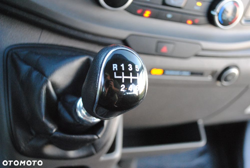 Ford Transit - 12