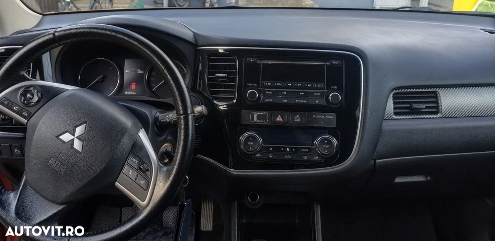 Mitsubishi Outlander - 4