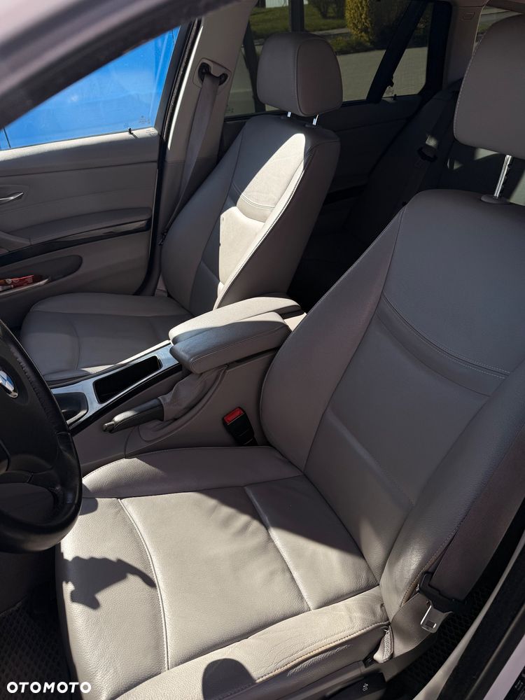 BMW Seria 3 318i - 8