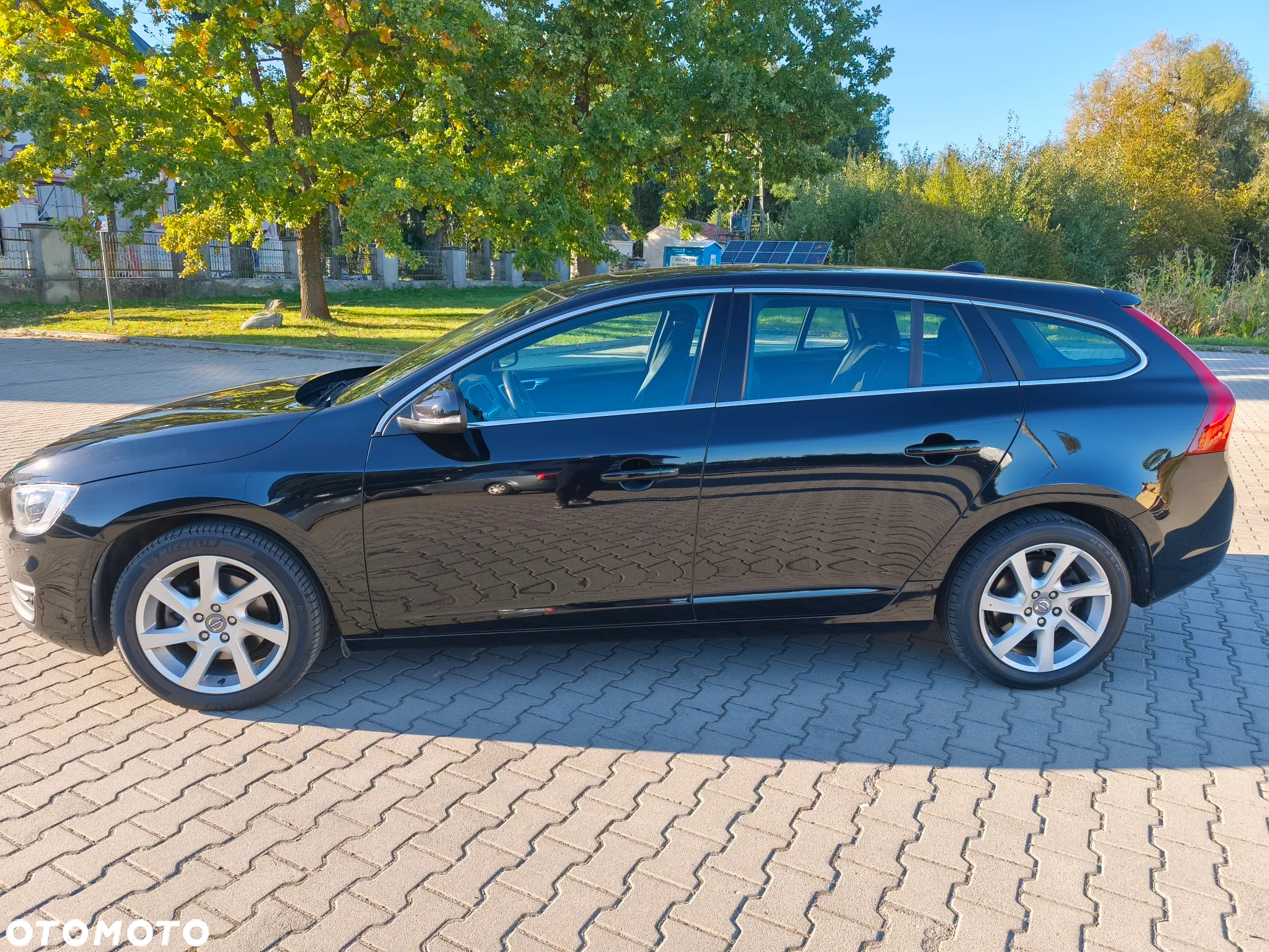 Volvo V60 D4 Drive-E Momentum - 14