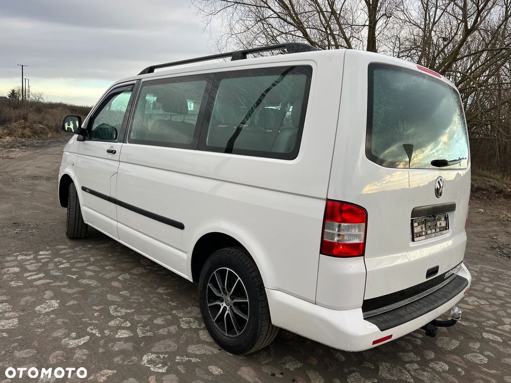 Volkswagen Caravelle - 10