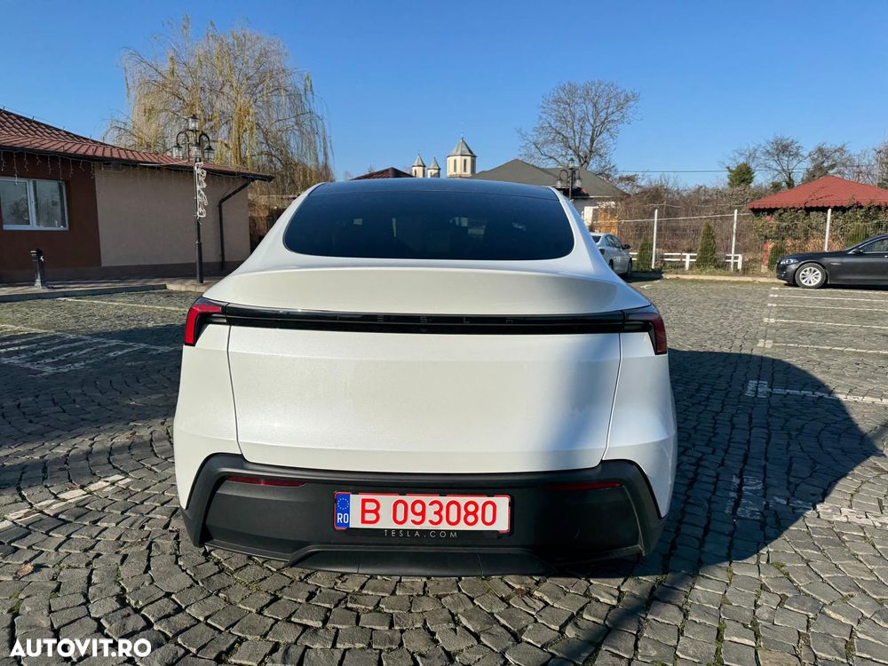 Tesla Model Y RWD - 6