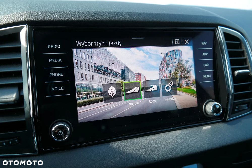 Skoda Karoq 1.5 TSI ACT Style DSG - 29