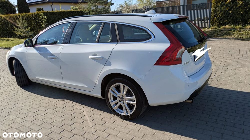 Volvo V60 T3 Momentum - 13