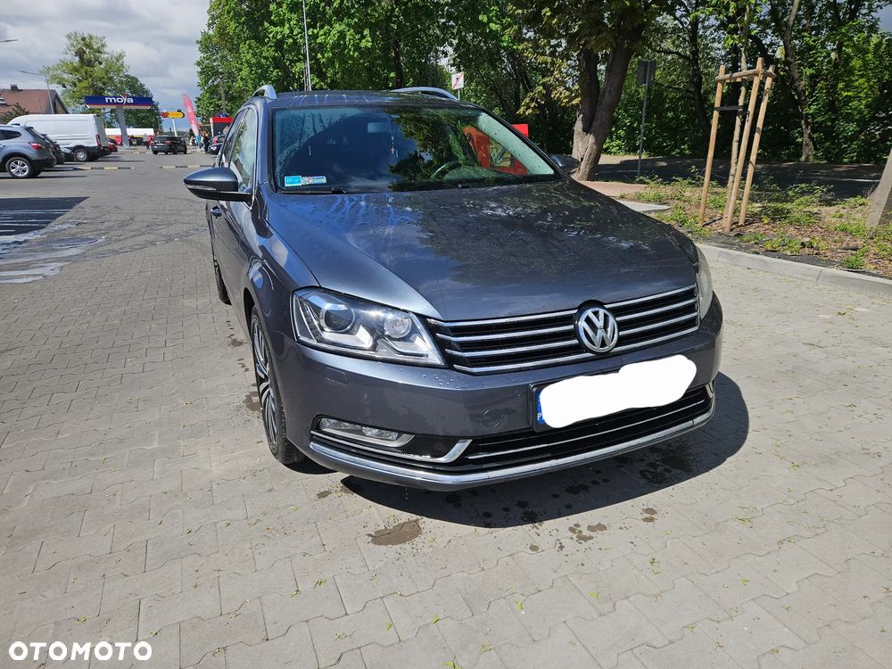 Volkswagen Passat - 1