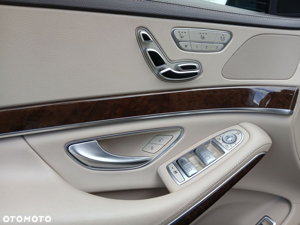 Mercedes-Benz Klasa S 500 4Matic 9-TRONIC - 23