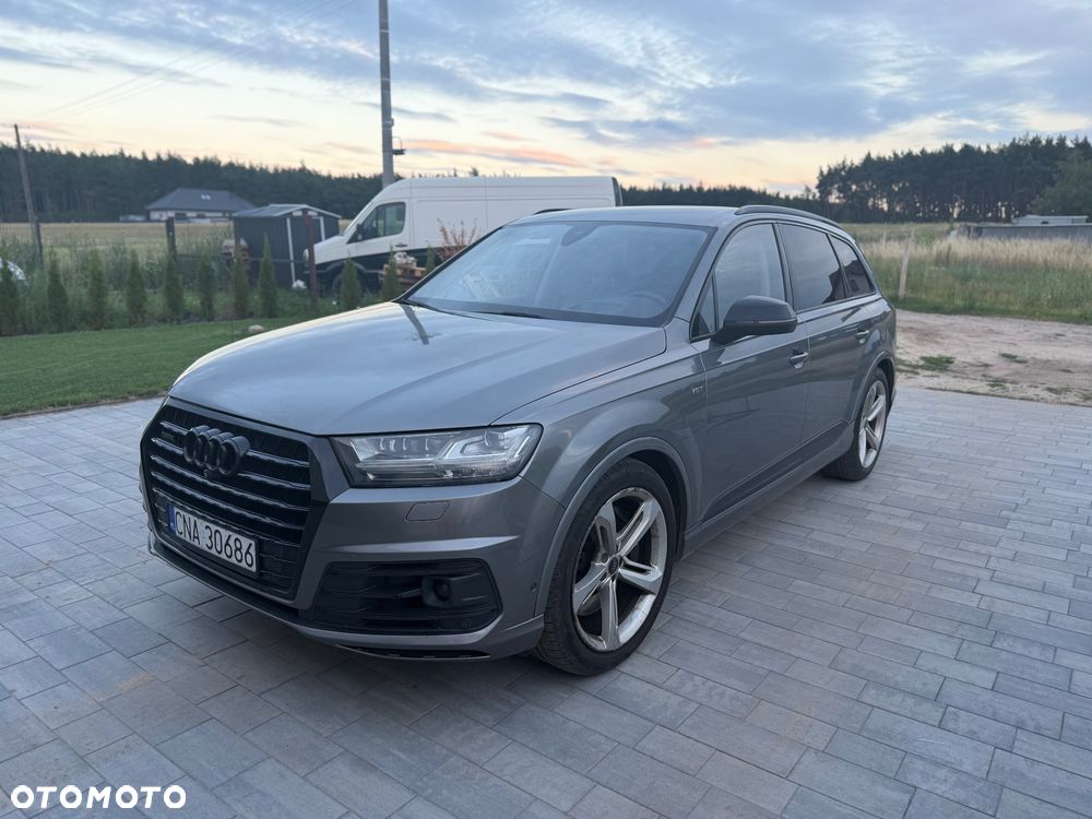 Audi SQ7 - 7