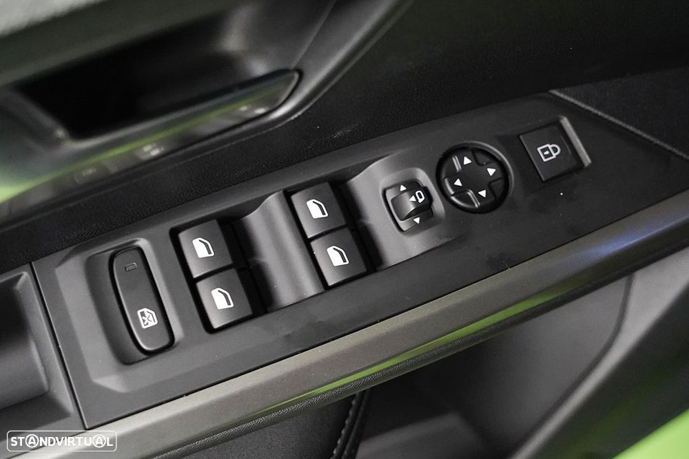 Peugeot 3008 1.2 Hybrid Allure e-DCS6 - 15