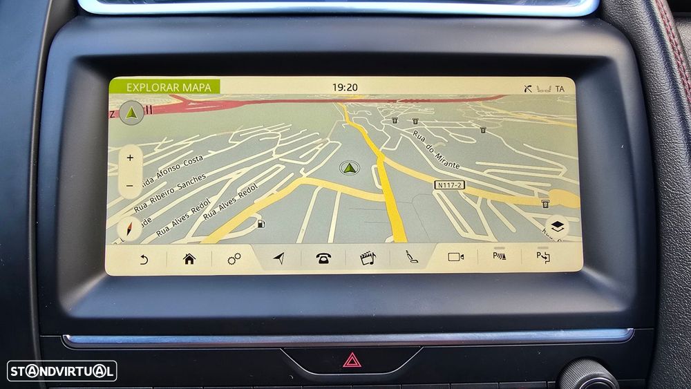 Jaguar E-Pace 2.0 i4D R-Dynamic AWD Aut. - 32