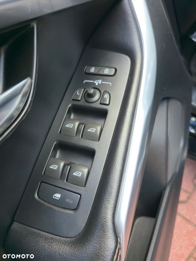 Volvo V40 D4 Drive-E R-Design Kinetic - 25