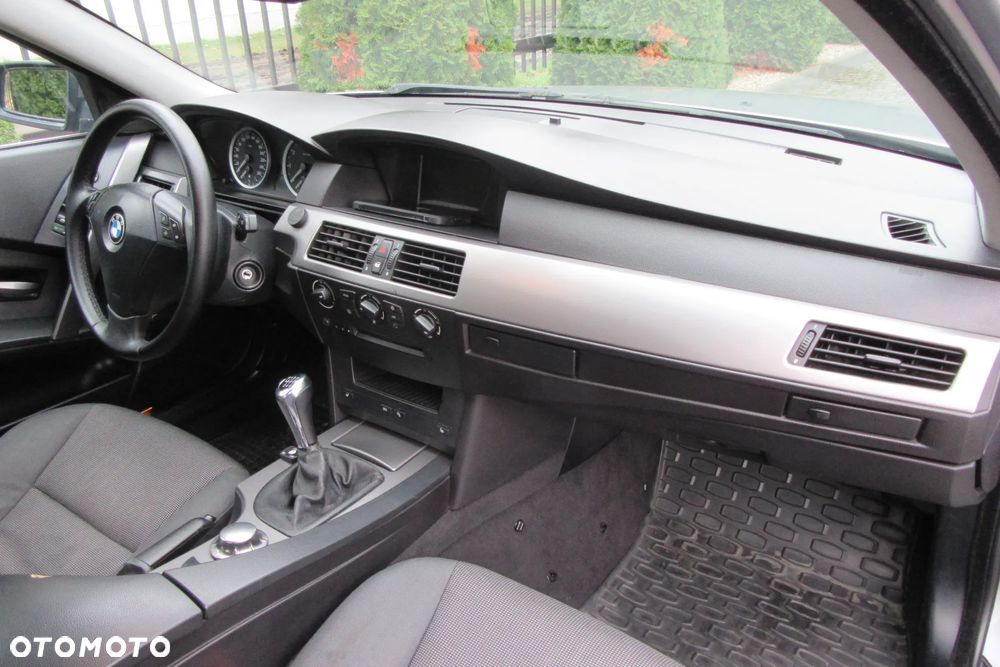 BMW Seria 5 520i - 5