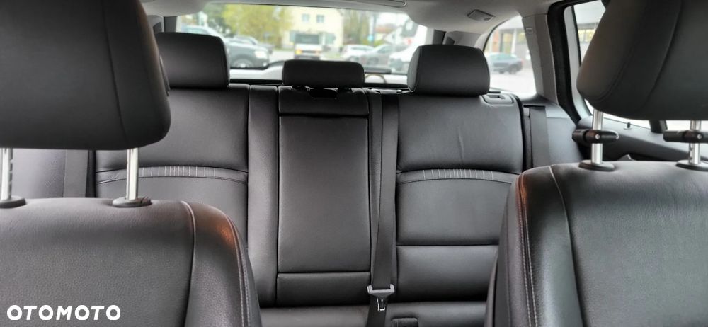 BMW Seria 5 520d Luxury Line - 9
