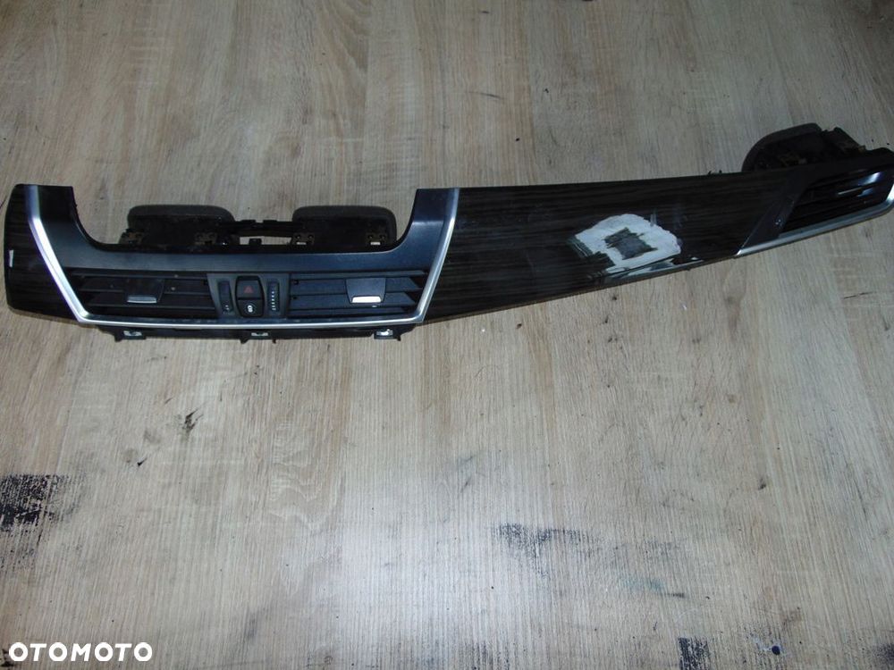 LISTWA DEKOR KONSOLI KRATKI NAWIEWU BMW 2 F46 F45 EUROPA - 1