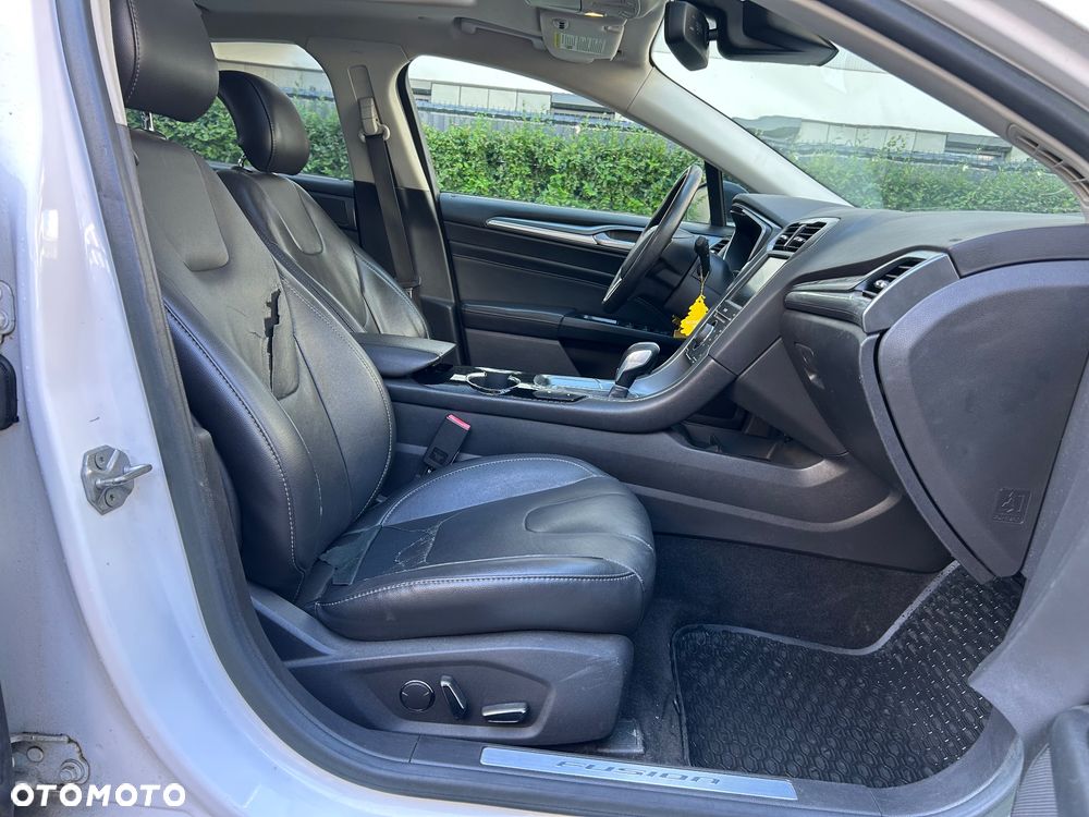 Ford Mondeo 2.0 Hybrid Titanium - 20