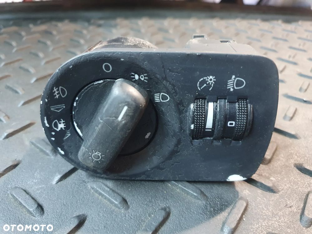AUDI A3 8P  PANEL PRZEŁĄCZNIK ŚWIATEŁ 8P1941531C EUROPA - 1