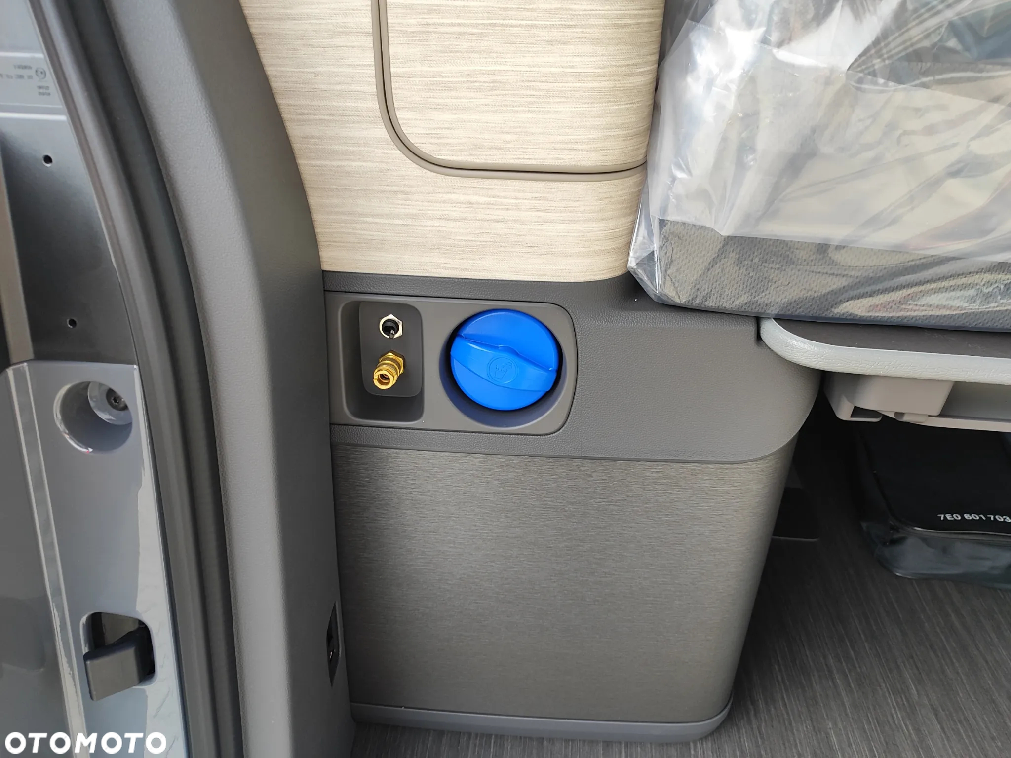 Volkswagen California - 12