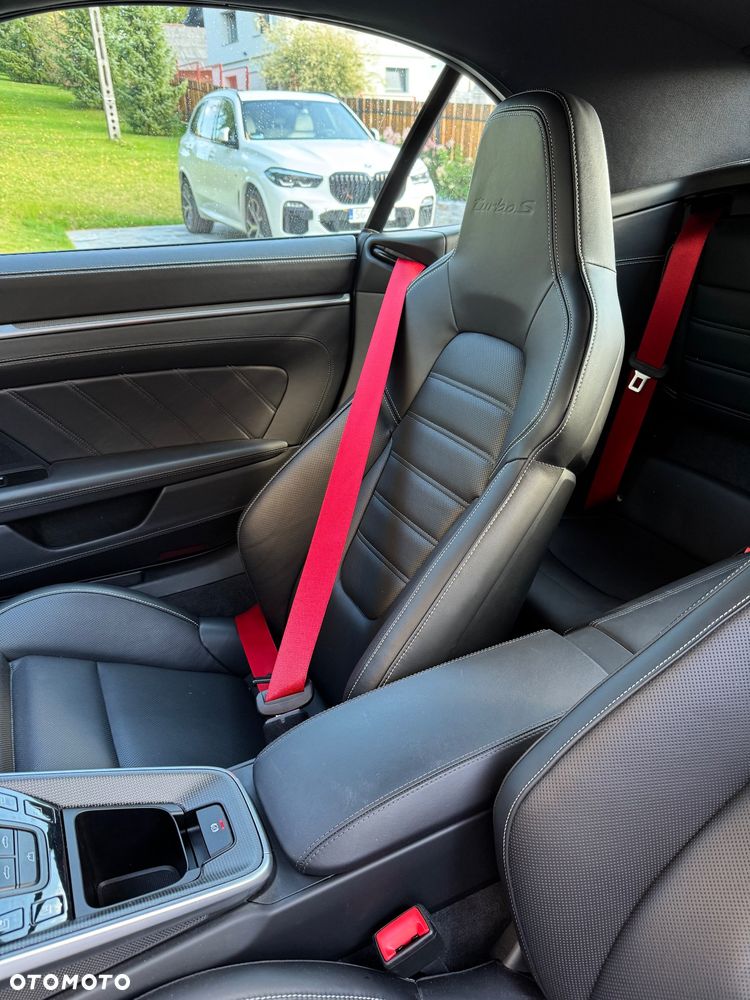 Porsche 911 Carrera Turbo S Cabrio - 11