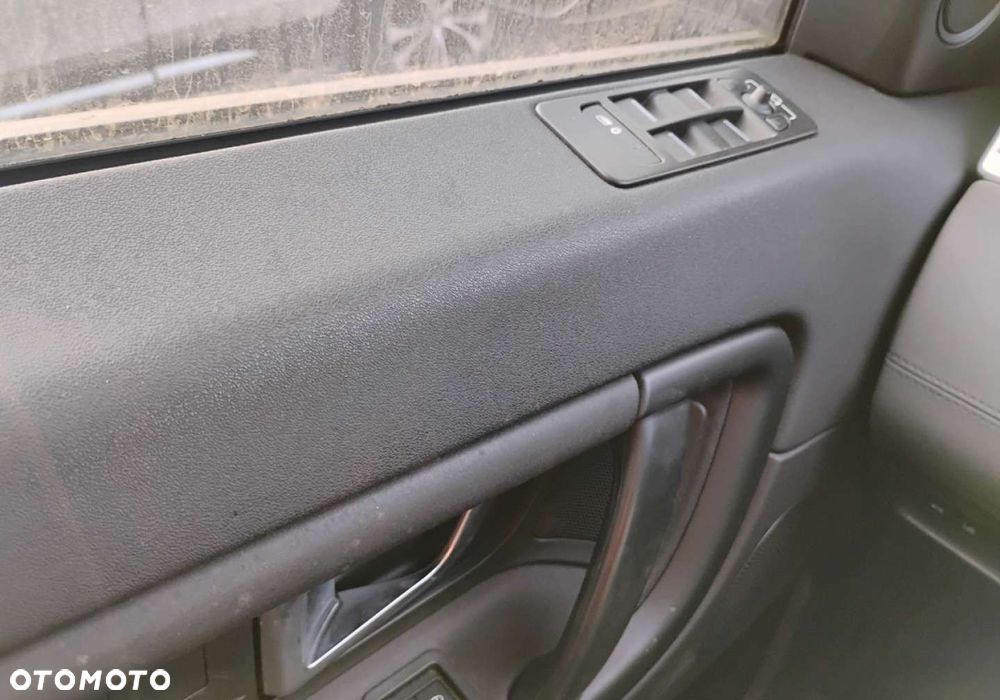 Land Rover Discovery Sport - 11