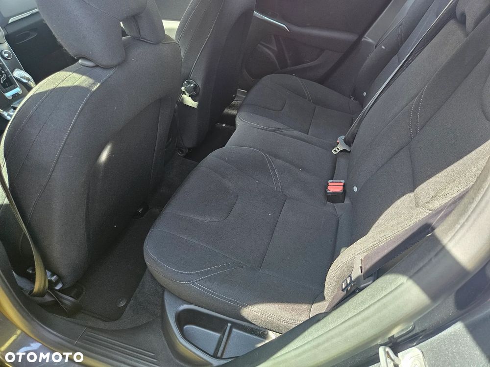 Volvo V40 T2 - 18