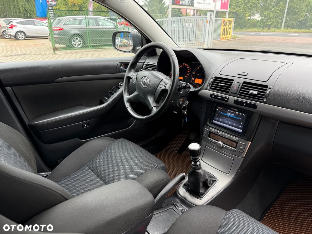 Toyota Avensis 2.0 D-4D - 27