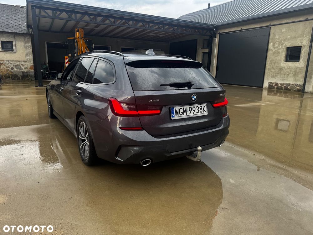 BMW Seria 3 320d xDrive - 21