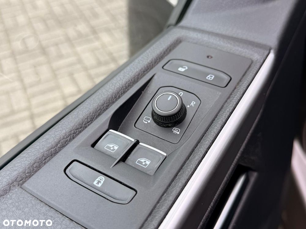 Volkswagen California - 34