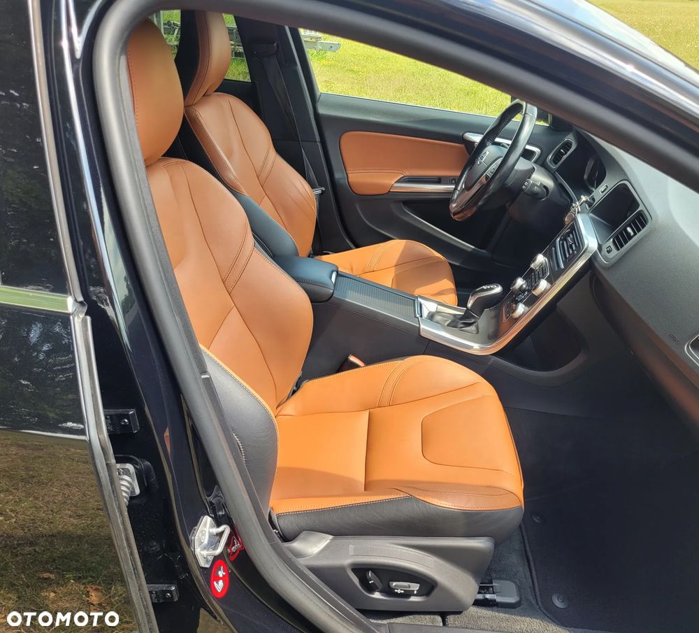 Volvo V60 D4 Geartronic Summum - 3
