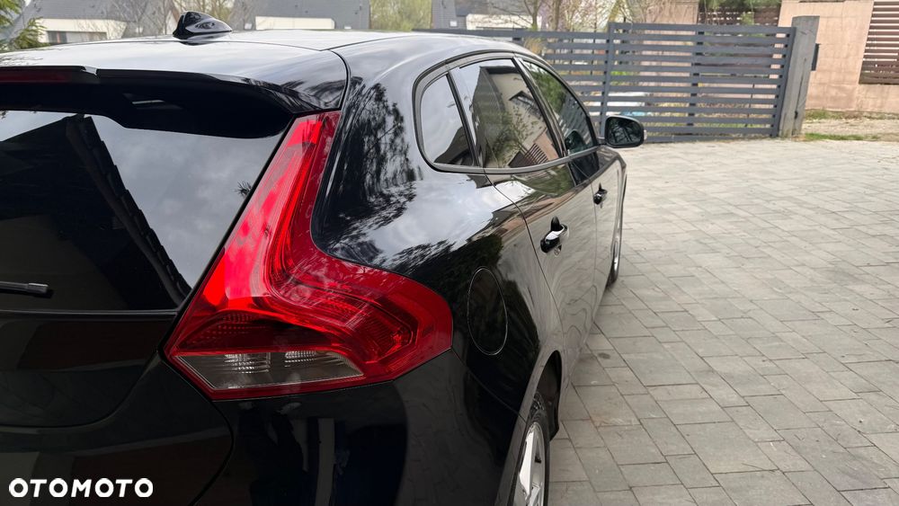 Volvo V40 D2 Summum - 19