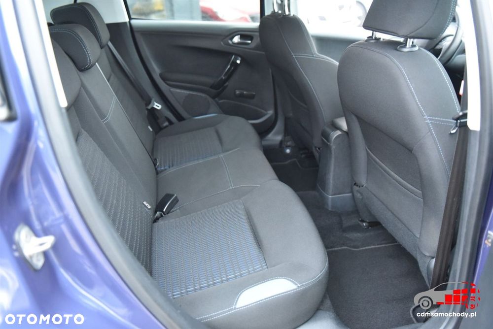 Peugeot 208 - 17
